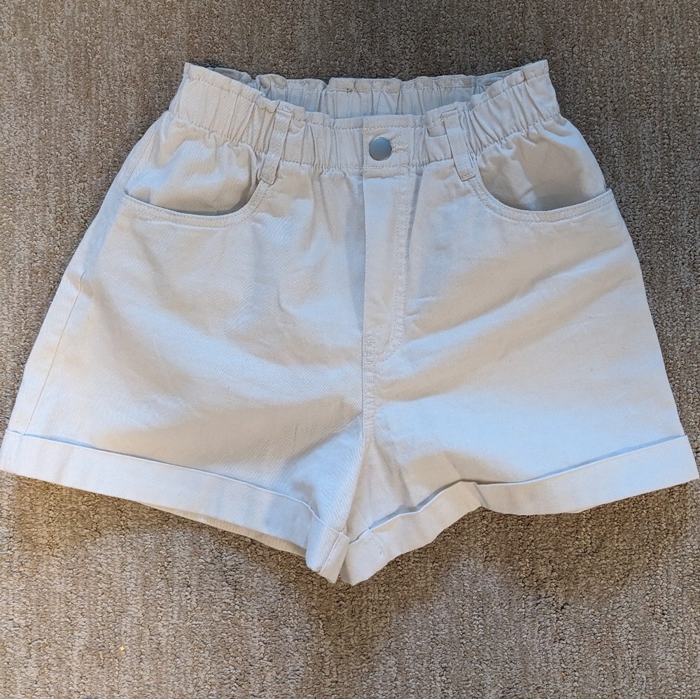 H&M 'mom' style shorts (selling in stores now)
